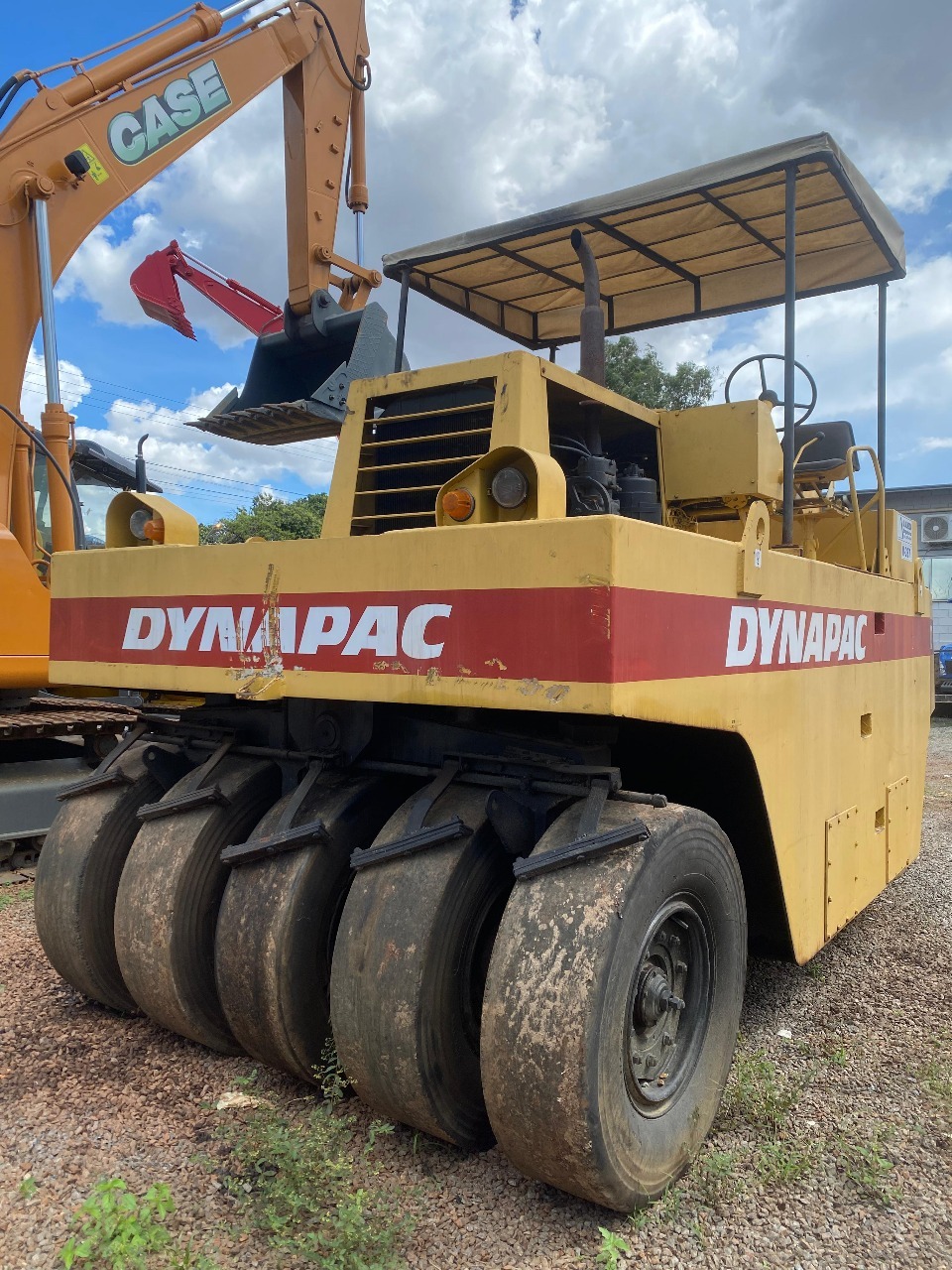 Rolo Compactador Dynapac CP27